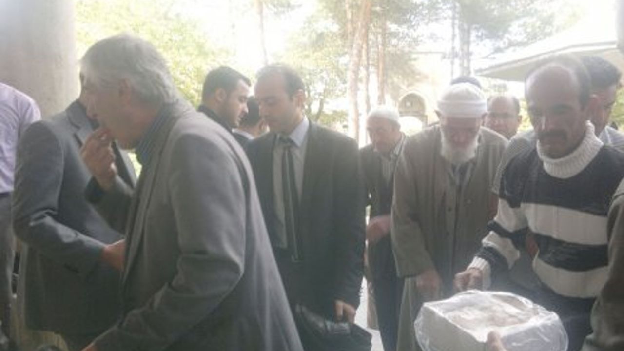 AK GENÇLİKTEN BÜYÜK VEFA