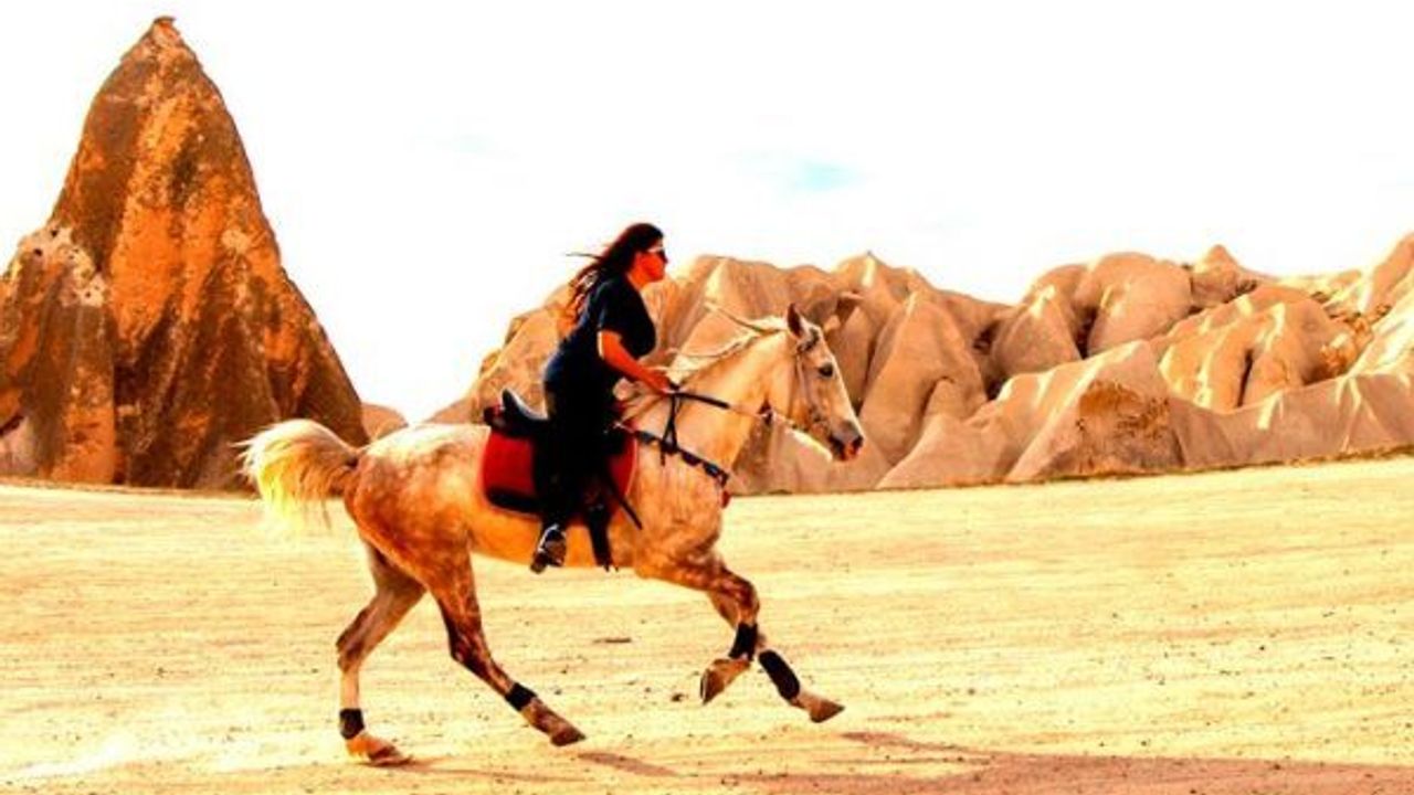 AT TURU İÇİN KAPADOKYA?YA GELİYORLAR