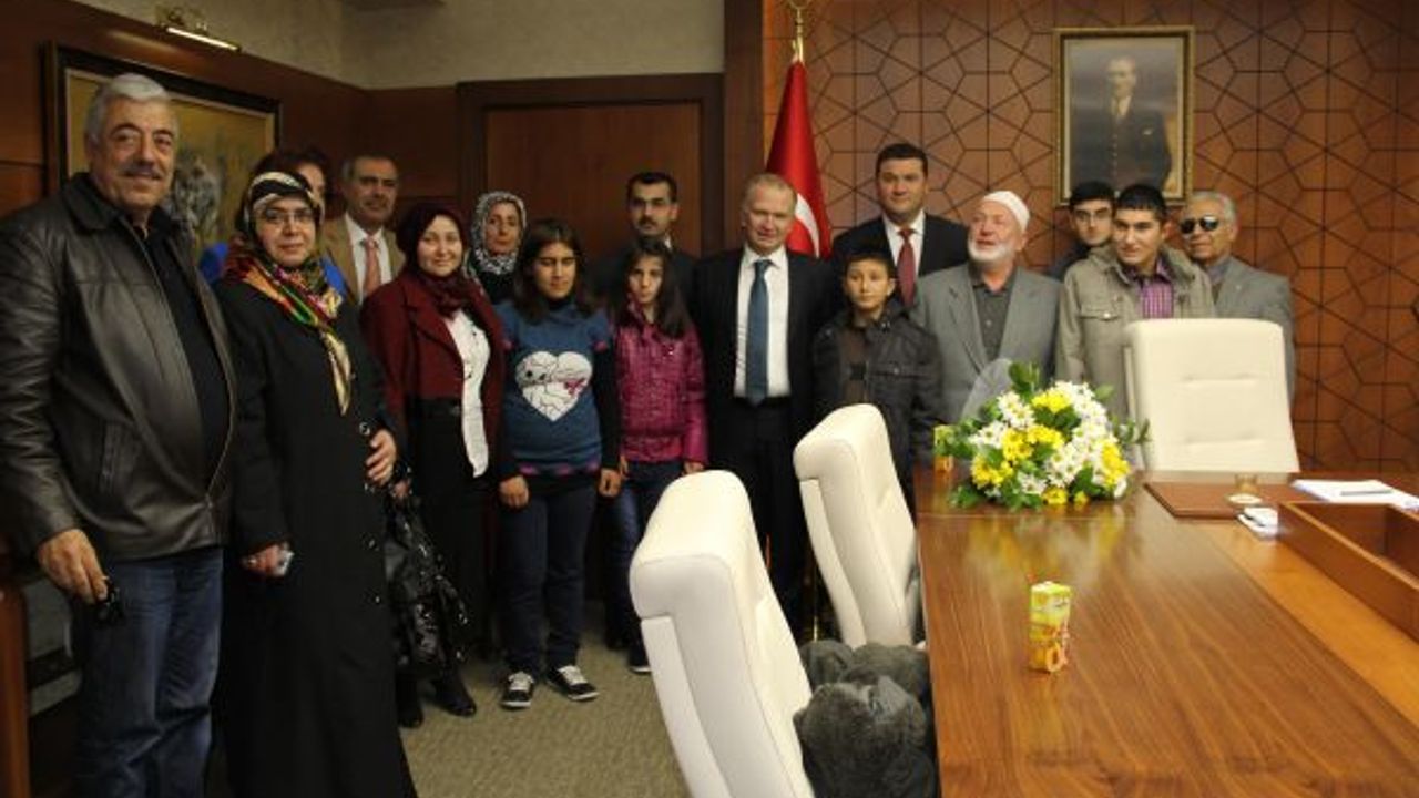 ENGELLİLERDEN VALİ MEHMET CEYLAN`A ZİYARET