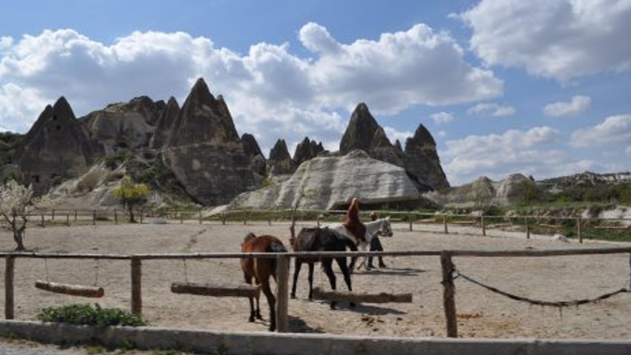 Peribacaları Arasında Atlı Tur 