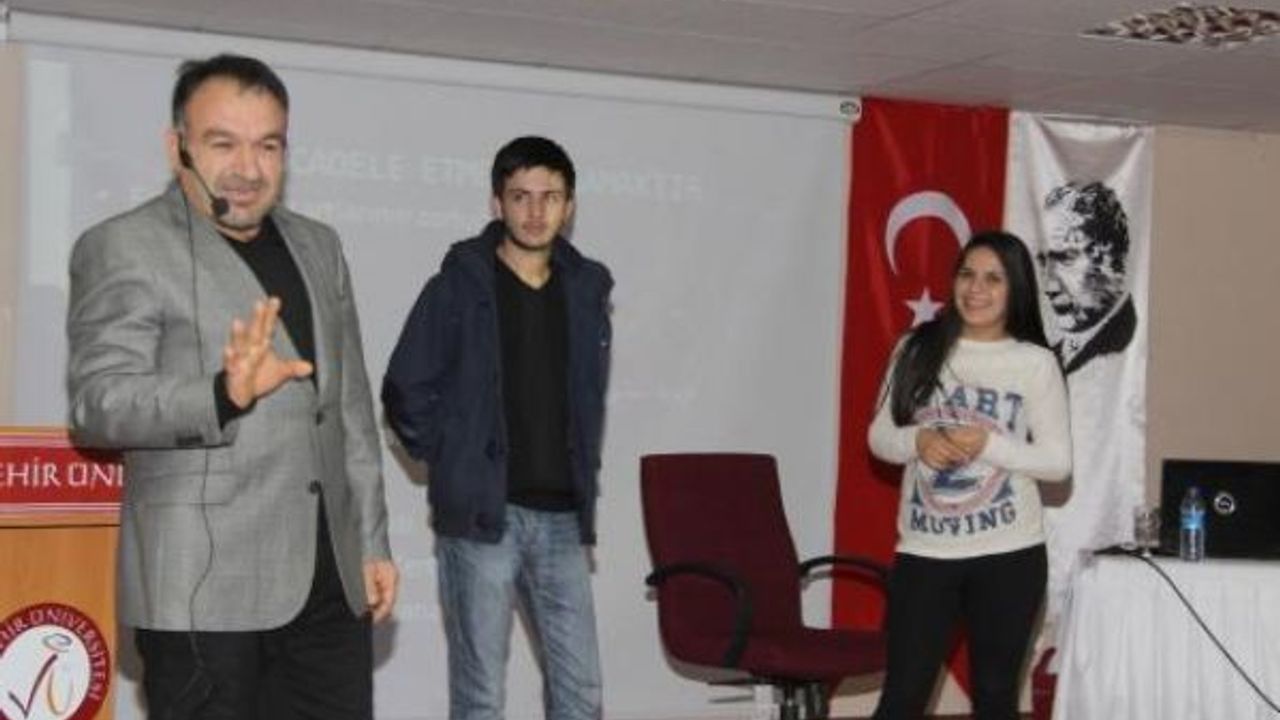 ÜNİVERSİTEDE ?MORAL VE MOTİVASYON? SEMİNERİ