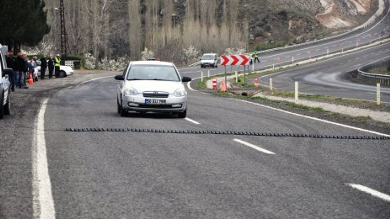 ?Yol Kesme ve Çivili Kapan' Tatbikatı?