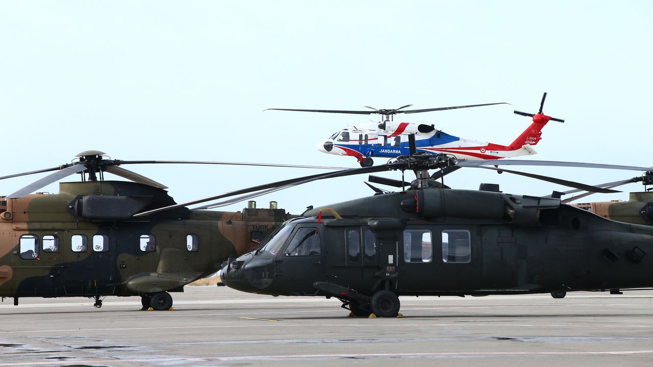 Kapadokya Havalimanı'ndan havalanan 17 askeri helikopter deprem bölgesine hareket etti
