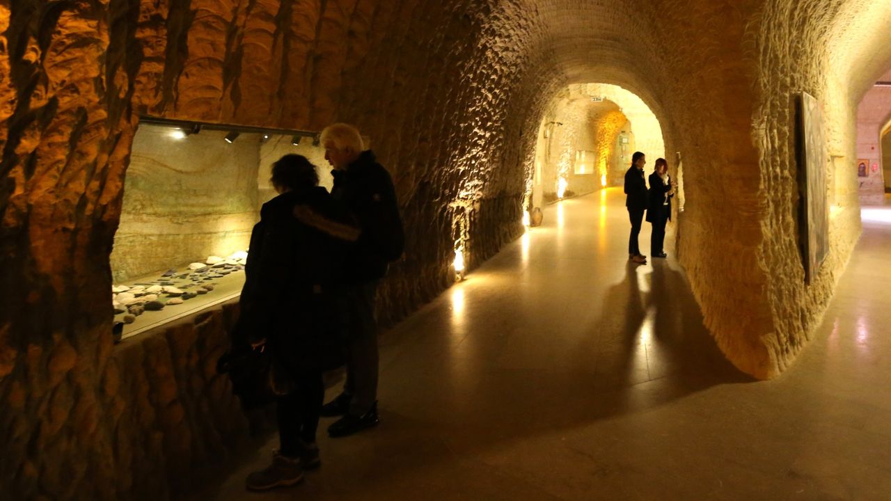 Turistler yeraltında seramiğin tarihine yolculuk yapıyor