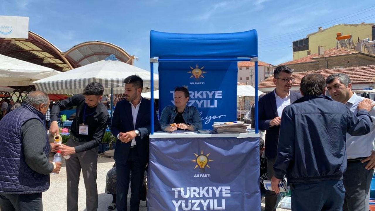 AK Parti Kozaklı teşkilatından vatandaşlara şerbet ikramı