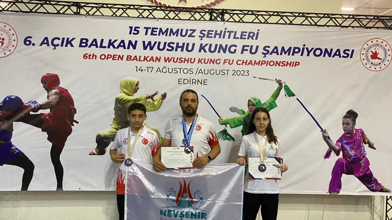 Genç sporcular Açık Balkan Wushu Kung Fu Şampiyonası’ndan madalyalarla dönüyor