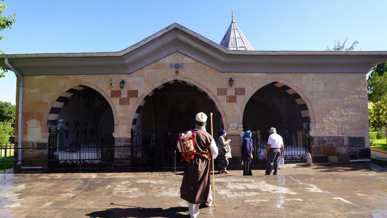 Anadolu'nun manevi mimarlarından Hacı Bektaş Veli vefatının 752. yılında anılıyor