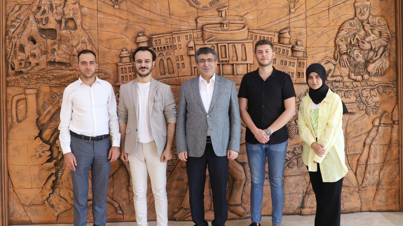 Nevşehir Genç Kızılay Şube Yönetiminden Rektör Aktekin’e ziyaret
