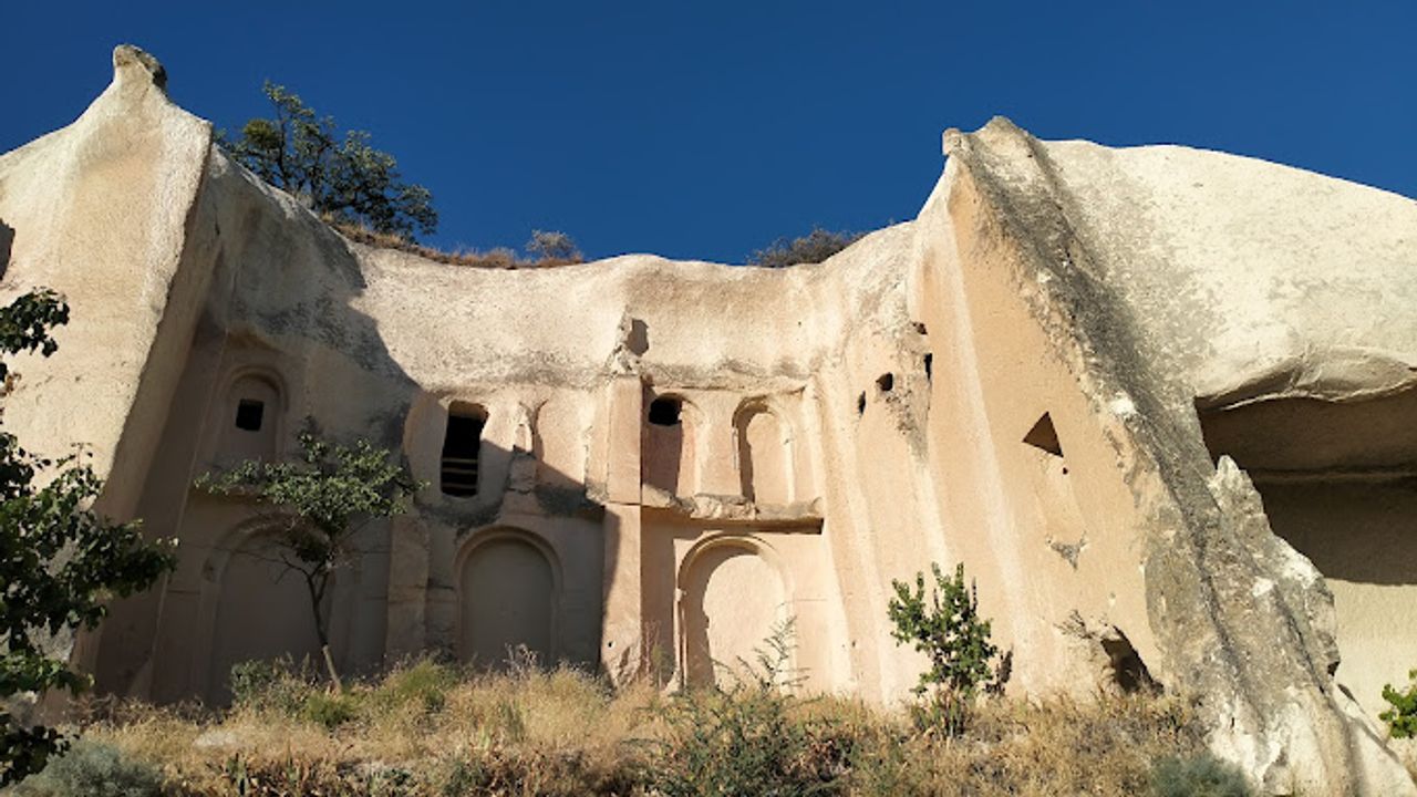 Ortahisar'ın tarihi zenginliği; Fırkatan Kilisesi