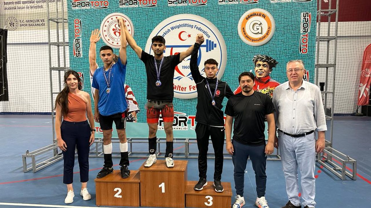 Nevşehirli halterci Eray Çaylak Türkiye şampiyonu oldu