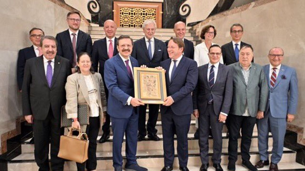 Başkan Parmaksız Türkiye – AB ilişkilerinin görüşüldüğü programa katıldı