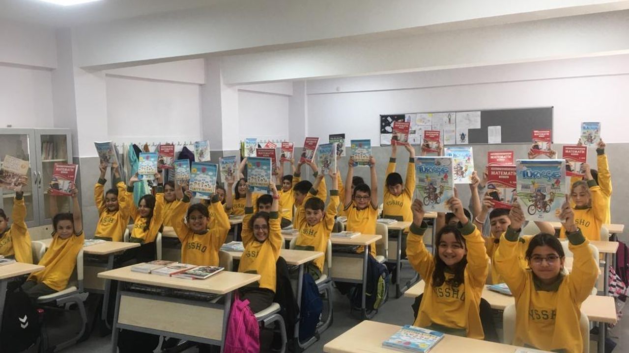 Nevşehir’de ücretsiz ders ve kaynak kitapların dağıtımı devam ediyor