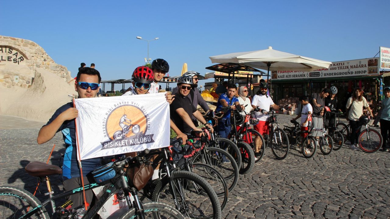 NEVÜ Bisiklet Kulübü Cumhuriyetin 100. yılı için pedal çevirdi