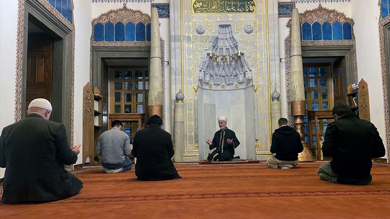 Camilerde Gazze için dua edildi
