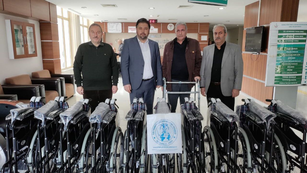 Erzurumlulardan Kozaklı’daki hastaneye tekerlekli sandalye bağışı