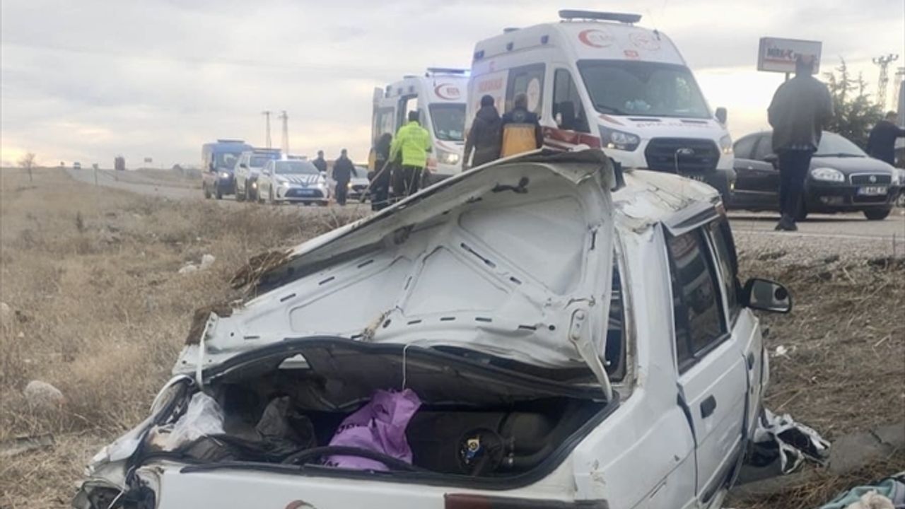 Aksaray-Nevşehir kara yolunda feci kaza: 5 yaralı