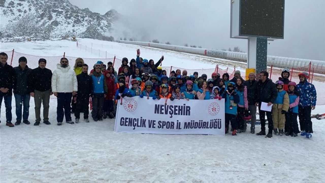 Okul Sporları Kayak Alp Disiplini Müsabakaları sona erdi