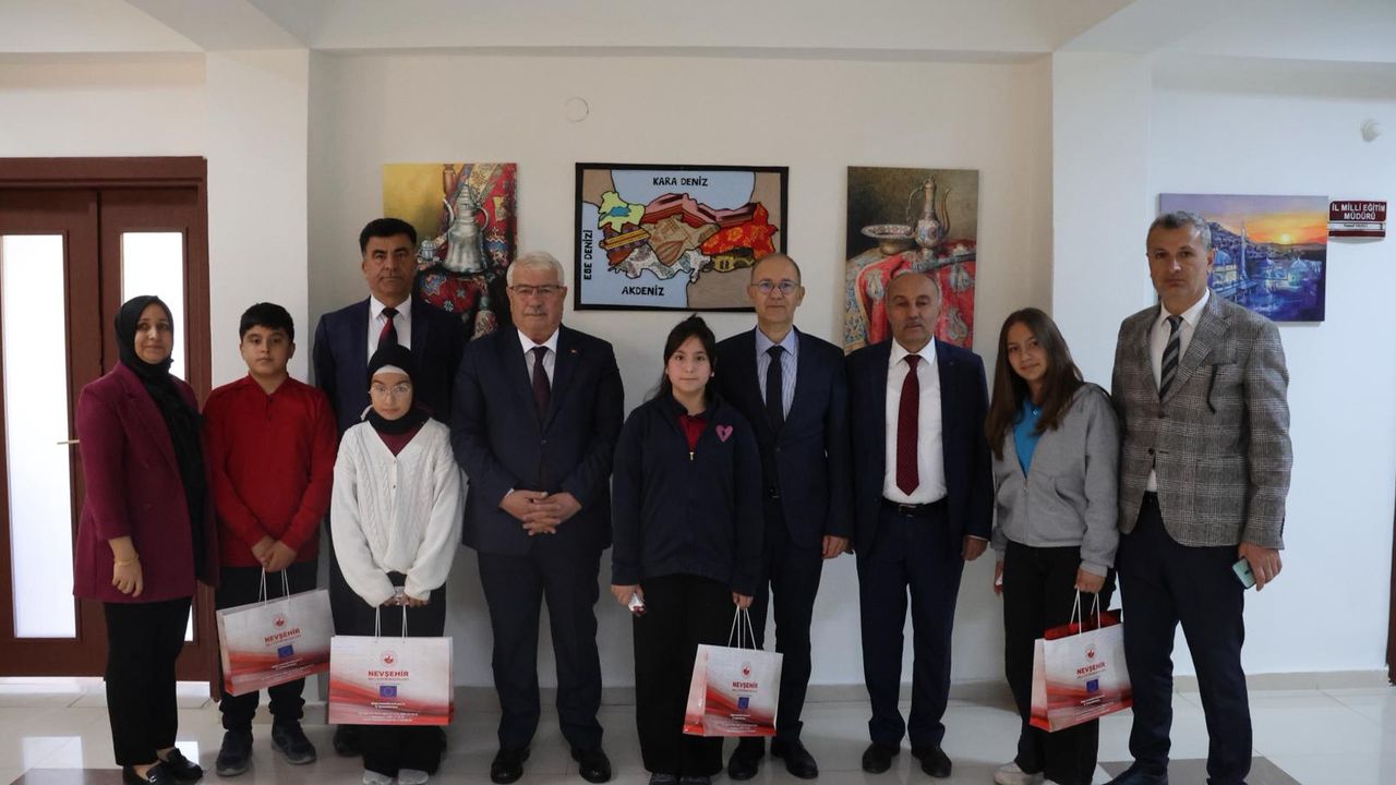 Nevşehirli öğrencilerden Cumhuriyet Yarışmasında derece