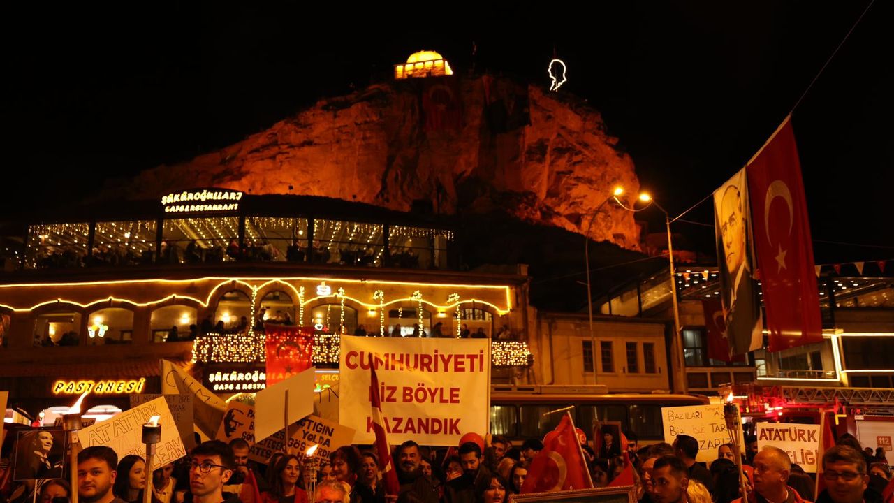 Ürgüp’te Cumhuriyet Bayramı etkinliklerine binlerce kişi katıldı