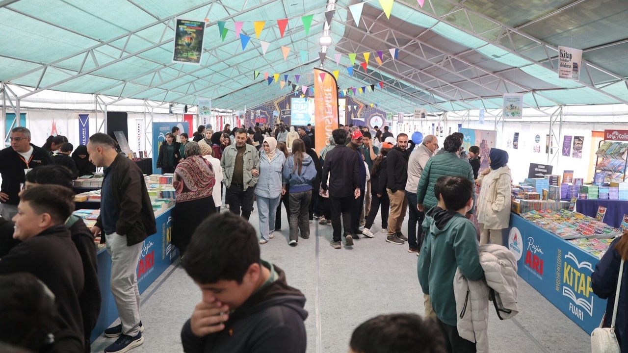 Nevşehir Kitap Fuarı son gününde yoğun ilgiyle devam ediyor