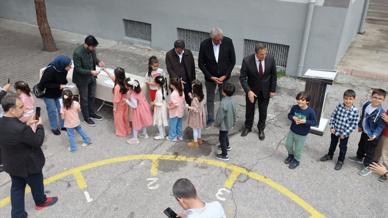 Nevşehir’de duygulandıran hareket: 380 öğrenciye harçlık dağıtıldı