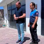 Yolda bulduğu bir deste parayı yetkililere teslim etti