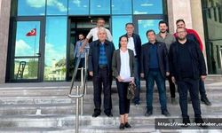 Gülmez ilçe başkanı Altınsoy'u yalnız bırakmadı
