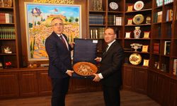 Adalet Bakanı Bozdağ, Nevşehir Belediyesi’ni ziyaret etti