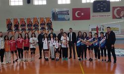 Okul sporları yıldızlar badminton müsabakaları sona erdi