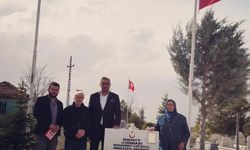 TES, şehit mezarındaki Türk bayrağını yeniledi