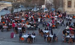 Suvermezliler okul bahçesinde iftarda buluştu