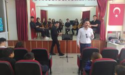 Gazi Ortaokulu 8.sınıf öğrencilerine Güzel Sanatlar Lisesinden müzik resitali