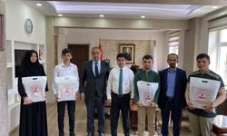 Yarışmalarda dereceye giren Acıgöl İHL öğrencilerinden Kaymakam Zortul’a ziyaret