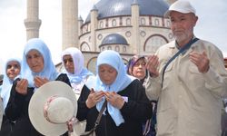 38 hacı adayı daha kutsal topraklara uğurlandı