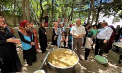 Armağanlar Kur’an kursunda aşure dağıtıldı