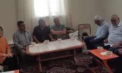 Kursiyer kadınlardan Kur’an kursu öğrencilerine aşure ikramı
