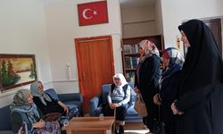 YRP'li kadınlar bayramda yaşlıları unutmadı 