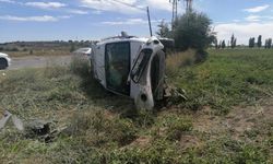 Hafif ticari araç devrildi: 5 Yaralı