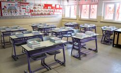 Ücretsiz ders kitapları ve yardımcı kaynaklar sıralardaki yerini almaya başladı