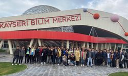 Altınyıldız Fen ve Anadolu Lisesi öğrencileri kayseri kitap fuarında