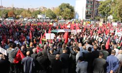 Nevşehir'de İsrail protesto edildi, bayrağı yakıldı (video)