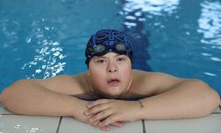 Down sendromlu Alperen, altın madalya için yüzecek (video)