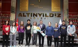 Rektör Aktekin Altınyıldız Koleji öğrencileriyle buluştu
