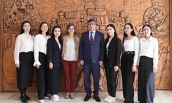 Kazak öğrencilerden Rektör Aktekin’e ziyaret