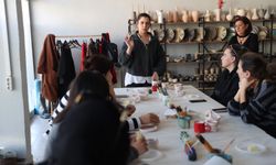 Avanos'ta kurduğu atölye ile kadınlara seramik eğitimi veriyor