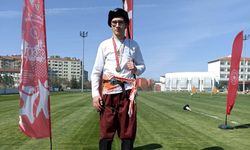 Simya Koleji öğrencisi okçulukta şampiyon oldu