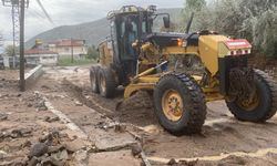 Nevşehir- Acıgöl yolundaki sel hasarı tamir ediliyor