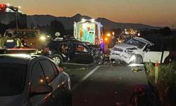 2 otomobil çarpıştı: 4 ölü, 2 çocuk yaralı