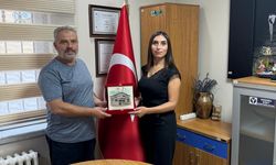 Nevşehir Kızılay’dan Tapu İl Müdürü Ekinci’ye plaket