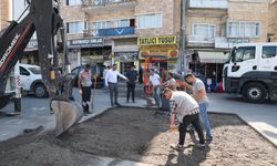 Nevşehir Belediyesi bozulan yol ve yaya kaldırımlarını onarıyor